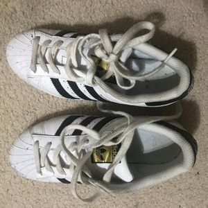 Adidas superstars